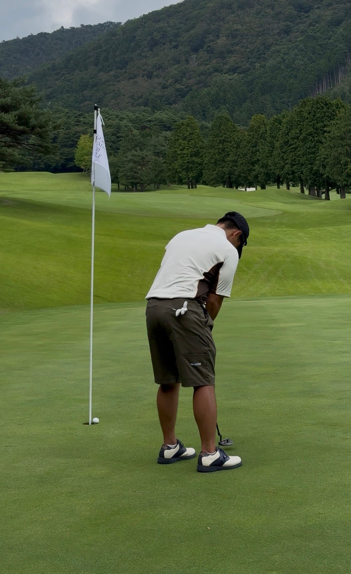A putt on the green